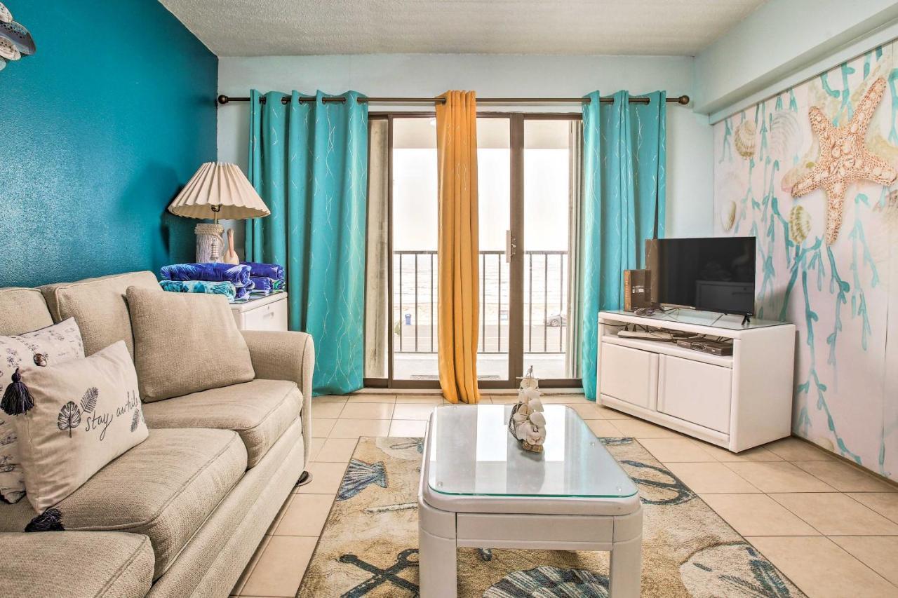 With Ocean Views And Outdoor Pool Apartment Galveston