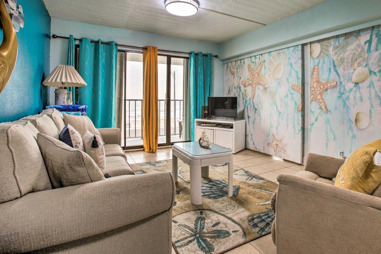 With Ocean Views And Outdoor Pool *
