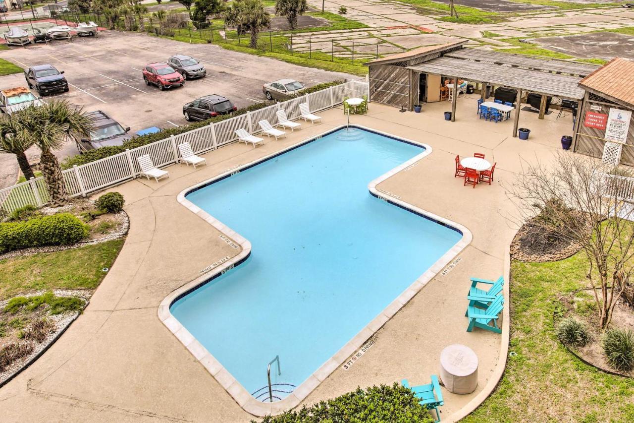 Apartment With Ocean Views And Outdoor Pool *