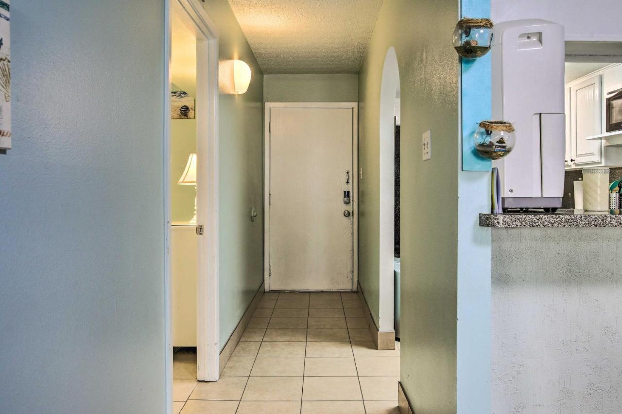 With Ocean Views And Outdoor Pool Apartment
